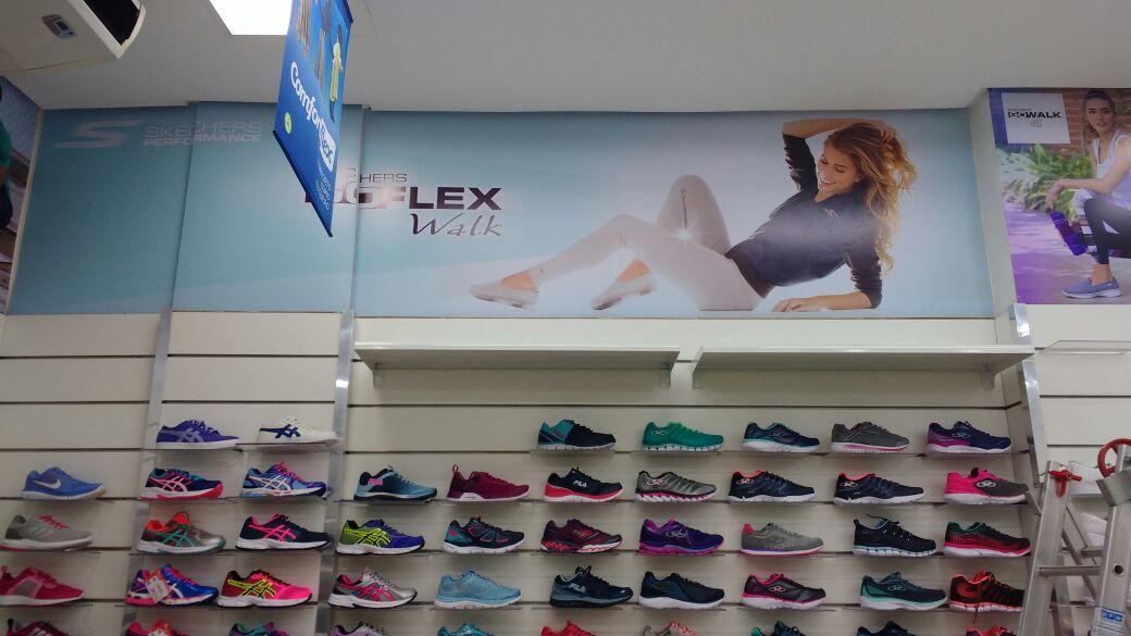 MP+ Comunicação Visual: PAINÉIS EM PS SKECHERS - LOJAS TERE CALÇADOS