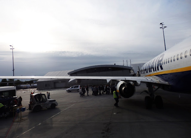 Samolot Ryanaira w Krakowie-Balicach (maj 2015)