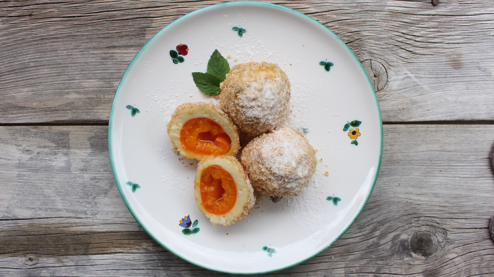 Marillenknödel | Österreichische Fruchtknödel aus Topfenteig - Mrs ...