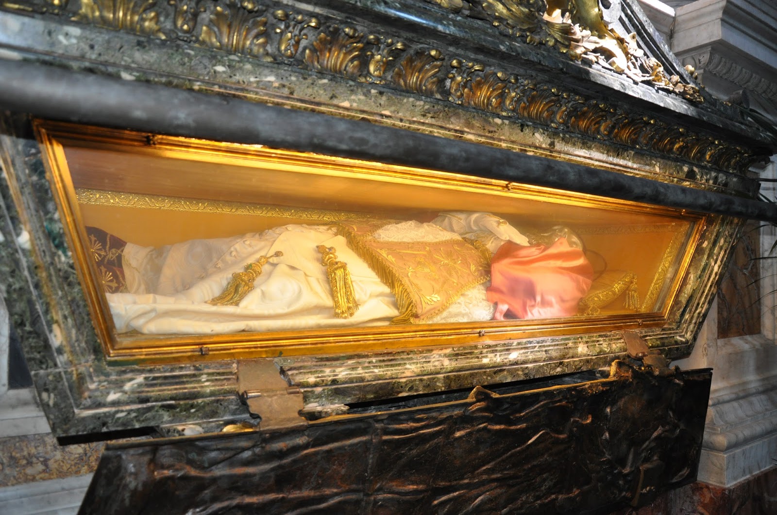 Orbis Catholicus Secundus: Tomb of Pope St. Pius V
