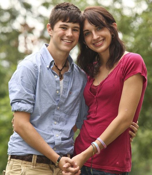 Mentes Imundas e Belas Katie Hill e Arin Andrews Um casal bem diferente