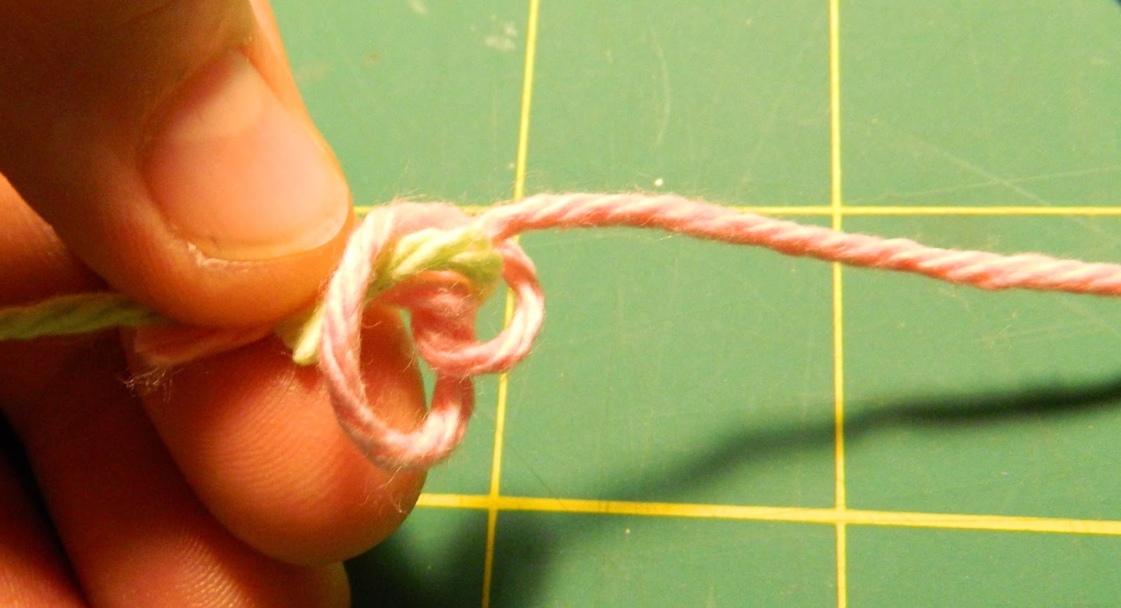 laura's frayed knot Joining yarn ends...