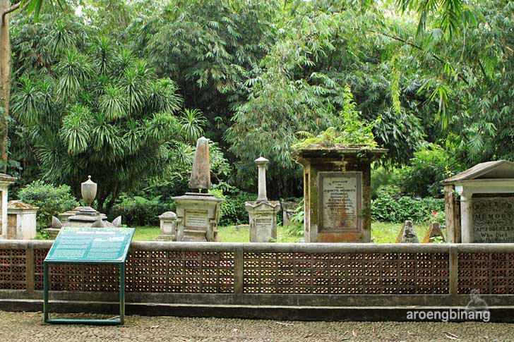 makam belanda kebun raya bogor