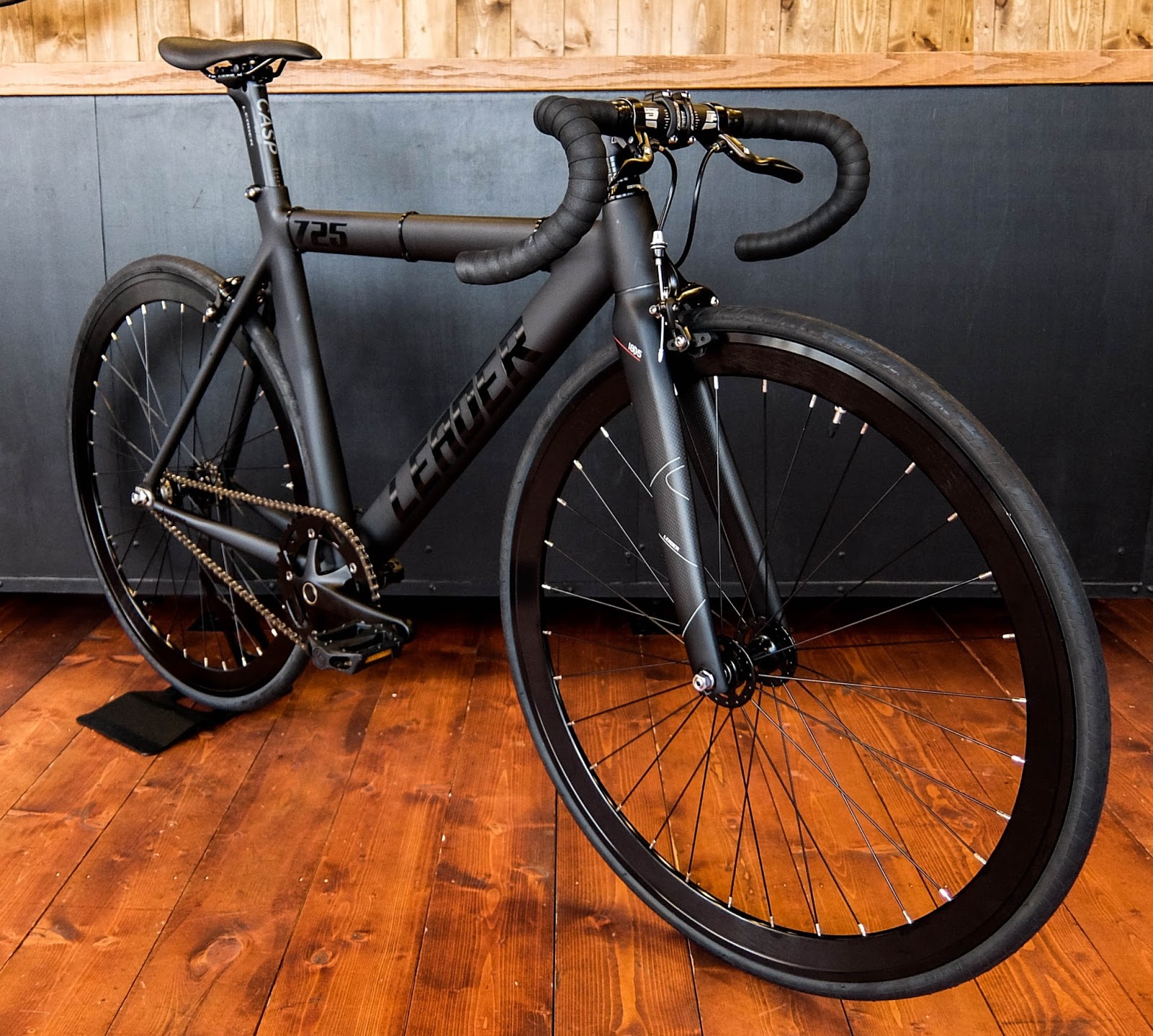 29インチ　自転車　ツヤ消し　ブラック　黒　マットブラック　大型 29インチ 自転車 ツヤ消し ブラック 黒 マットブラック 大型 黒