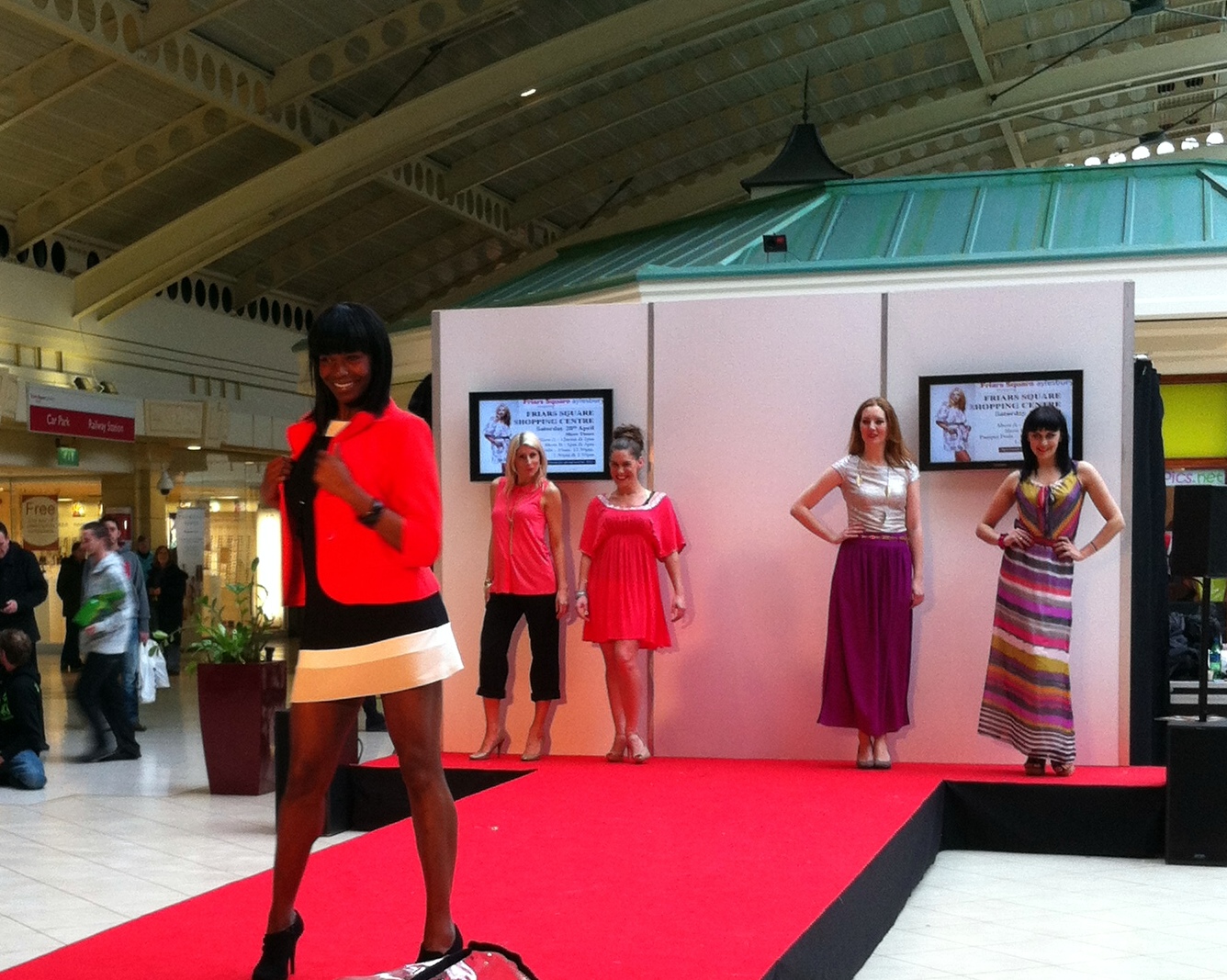 Small Fashion Show! StyleStorey