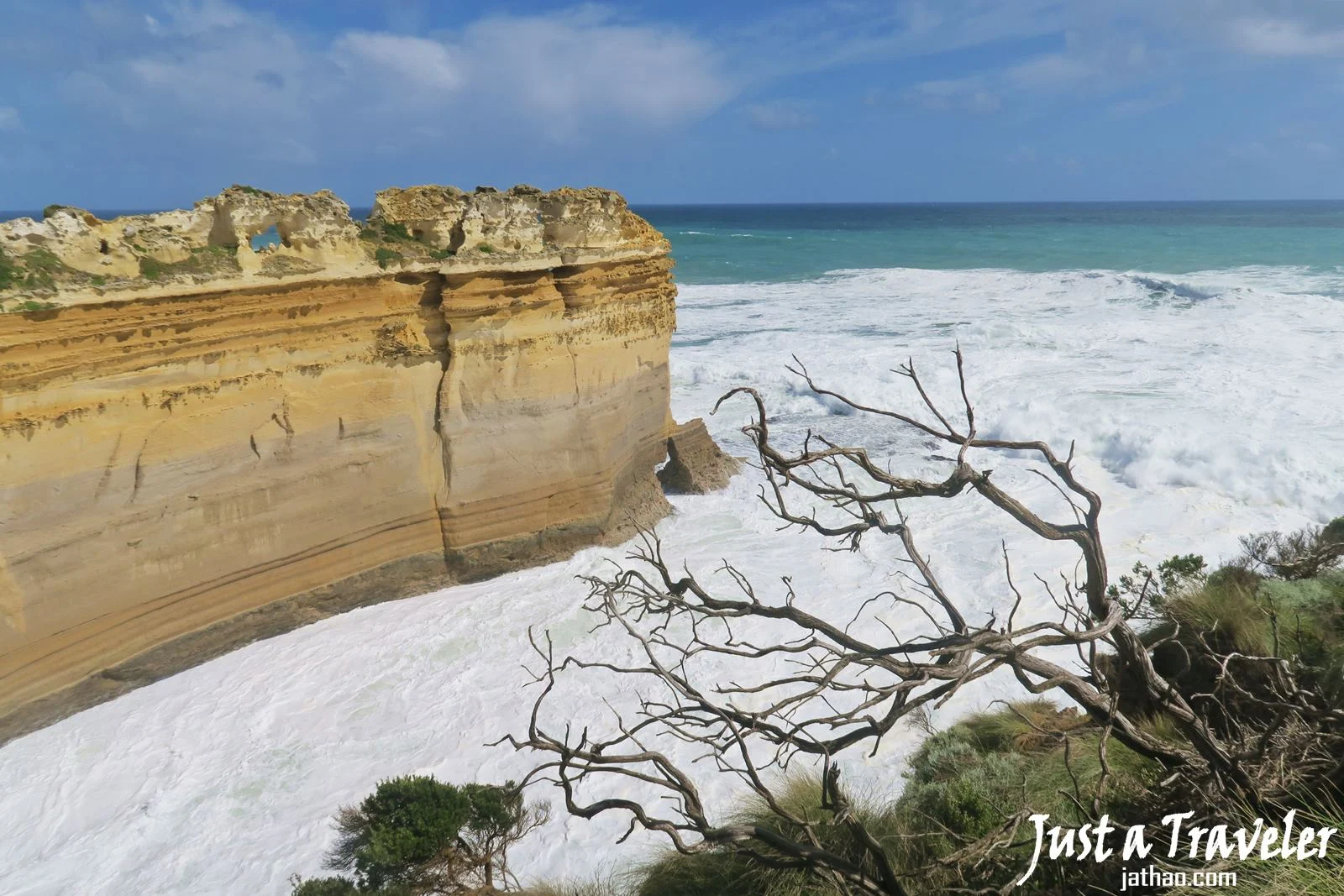 Victoria-Melbourne-Great-Ocean-Road-tour-accommodation-resort-itinerary-drive-day-trip-12 apostles-holiday-things to do great ocean road-Australia