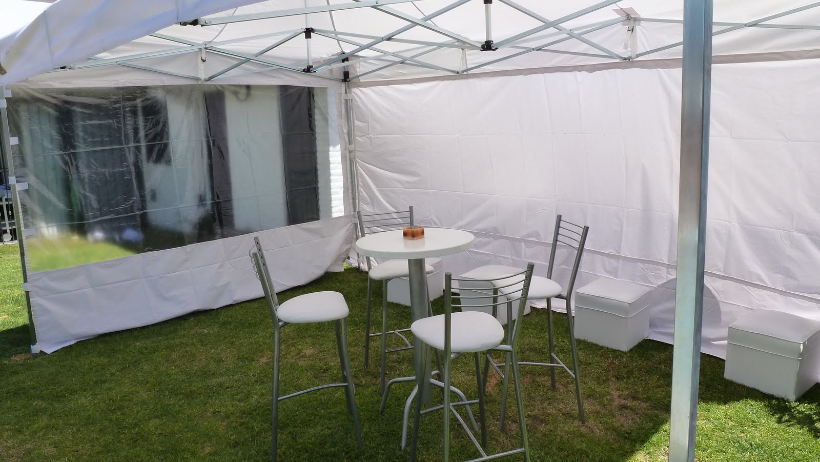 TENE TU LIVING Alquiler sillas y mesas altas para eventos TENE TU LIVING Alquiler sillas y mesas altas para eventos