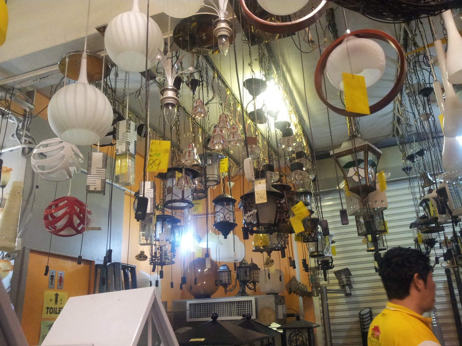 Angah & Adek Cheap Lighting Shop in Puchong!