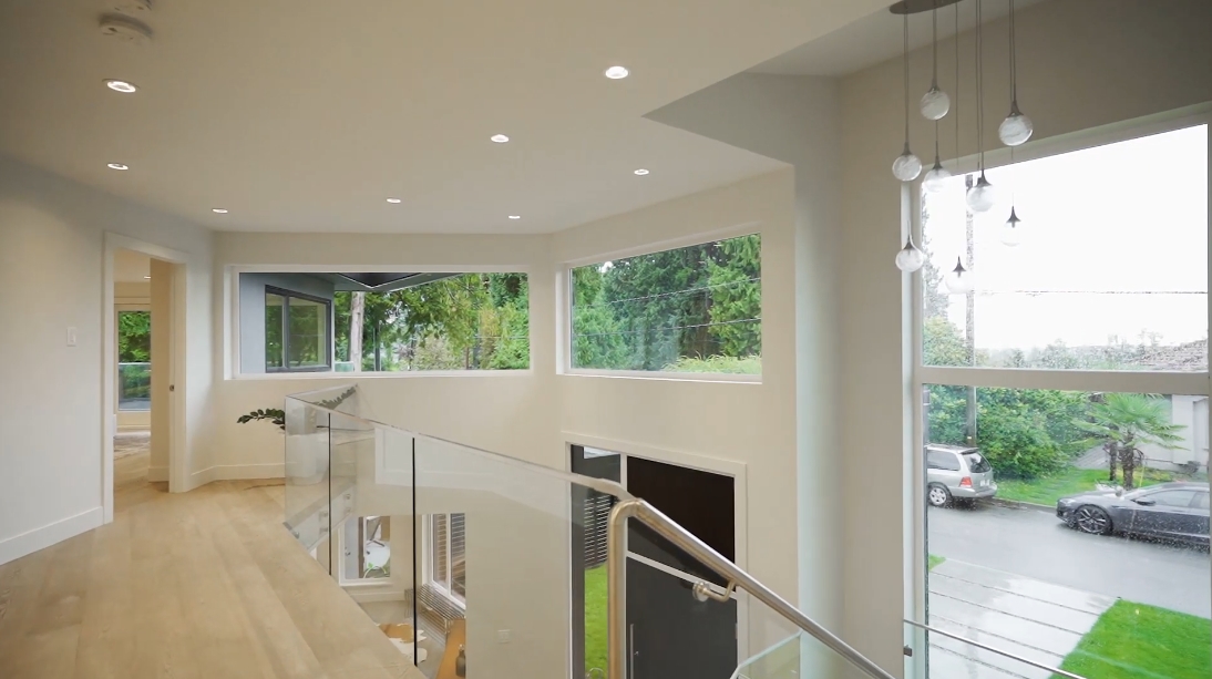 39 Interior Design Photos vs. 2710 Crescentview Dr, North Vancouver Luxury Home Tour