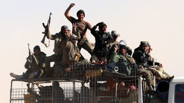 armas - Insurgencia del Estado Islámico de Iraq y Levante en Irak - Página 25 _92624890_mediaitem92624888