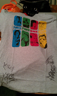 MASScanvas 'We've Got The Bomb' shirt Signed by the members of My Chemical Romance