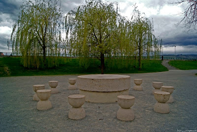 Brancusi Masa Tacerii Table of Silence Mesa del silencio