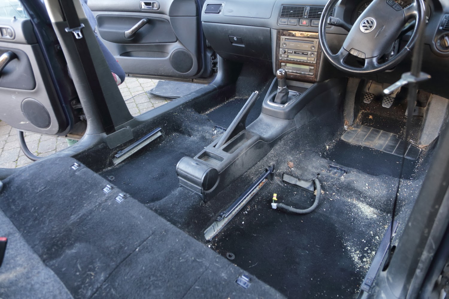 VW Golf Mk4 TDI Diesels Advice, Tips and Reviews VW Golf Mk4 GTI TDI 150PD Seat Removal for