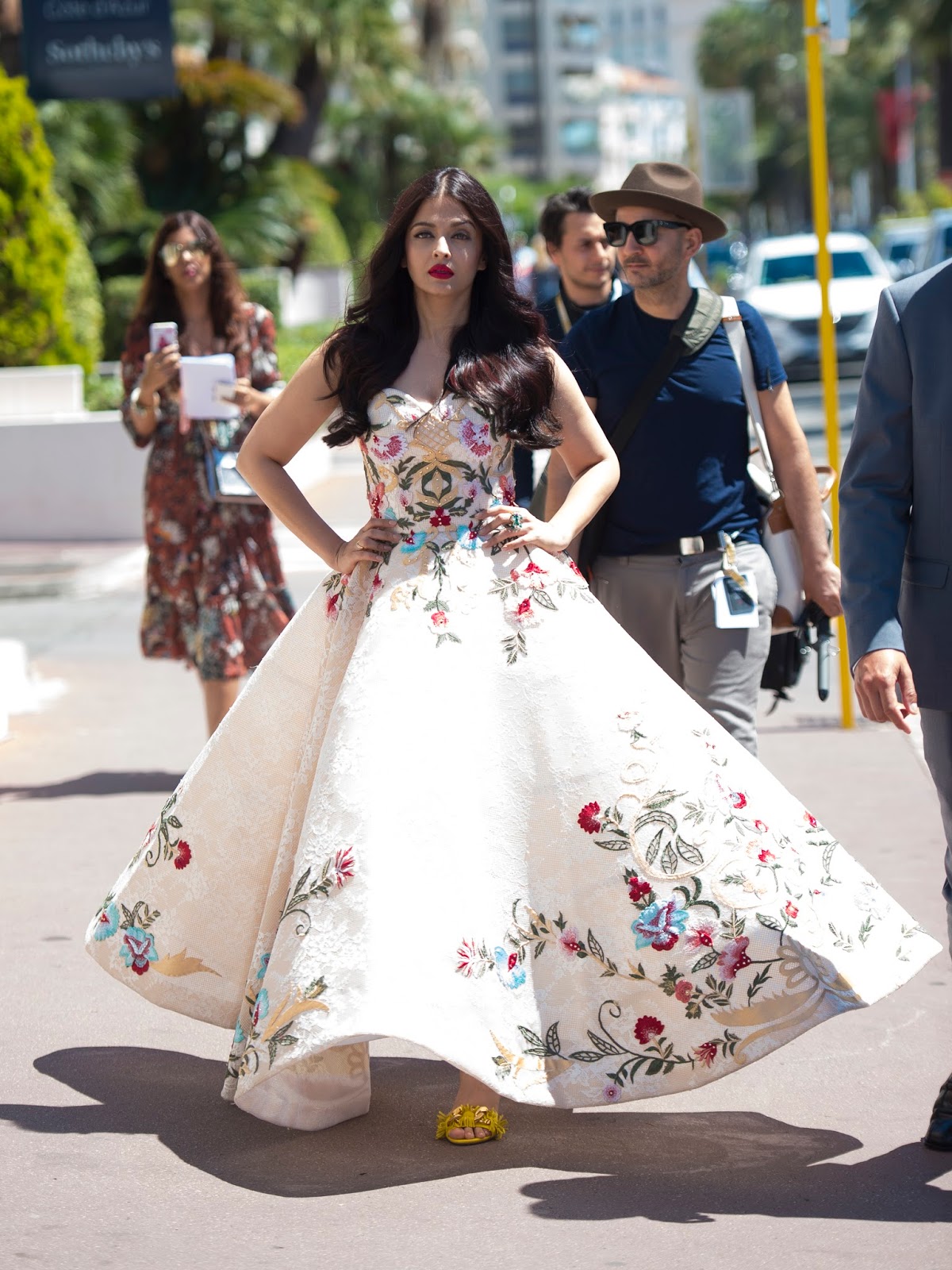 Aishwarya Rai Bachchan Looks Drop-dead Gorgeous In a White Mark Bumgarner Gown At The 70th Cannes Film 2017