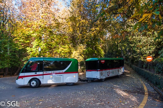 Microbus para subir a la Alhambra de Granada