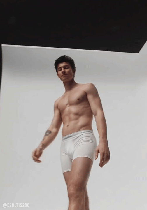 More Shawn Mendes shirtless CK posts.
