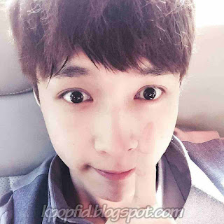 Foto Selfie Lay EXO-M Paling Baru Foto Selfie Lay EXO-M Paling Baru