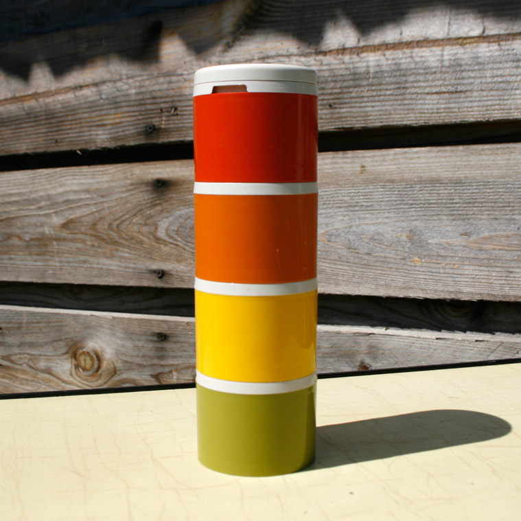 La puce au grenier décoration vintage Pot à condiments Tupperware