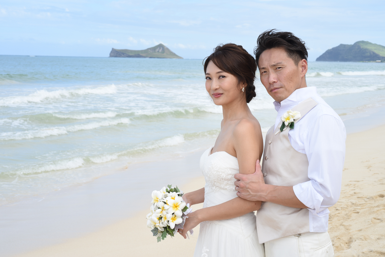 Hawaii Wedding Photos Waimanalo Beach with Shinji & Mami