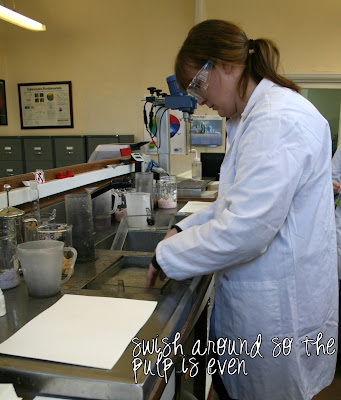 Paper making - evenly distributing pulp