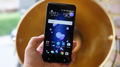 tampilan htc u11