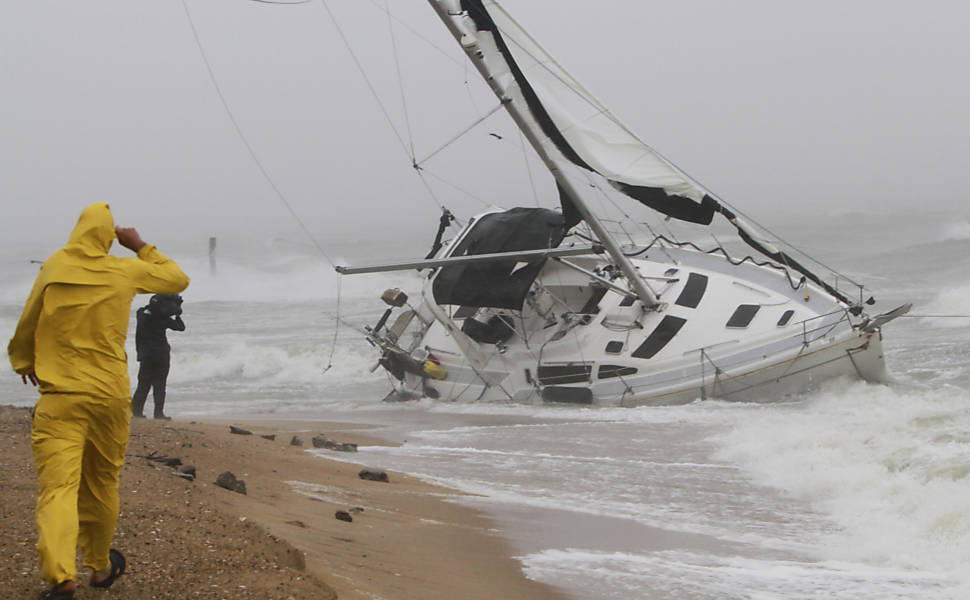 Furacão Irene Causa Destruição no Caribe e nos Estados Unidos Furacão Irene Causa Destruição no Caribe e nos Estados Unidos