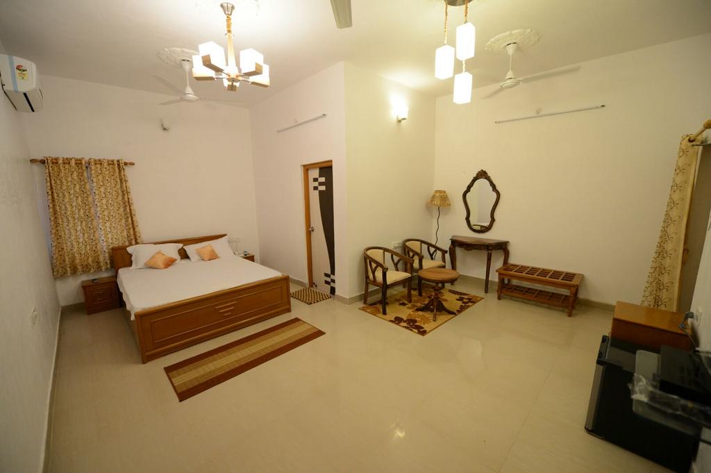 Devendra Garh Palace, Udaipur, Rajasthan, Call us on +91-8000999660, +91-9427703236, Resort in Udaipur, Hotel in Udaipur, Hotels in Udaipur, Hotel in Udaipur, Hotel booking in udaipur, aksharonline.com, aksharonline.in, akshar travel services, ghatlodia, ahmedabad