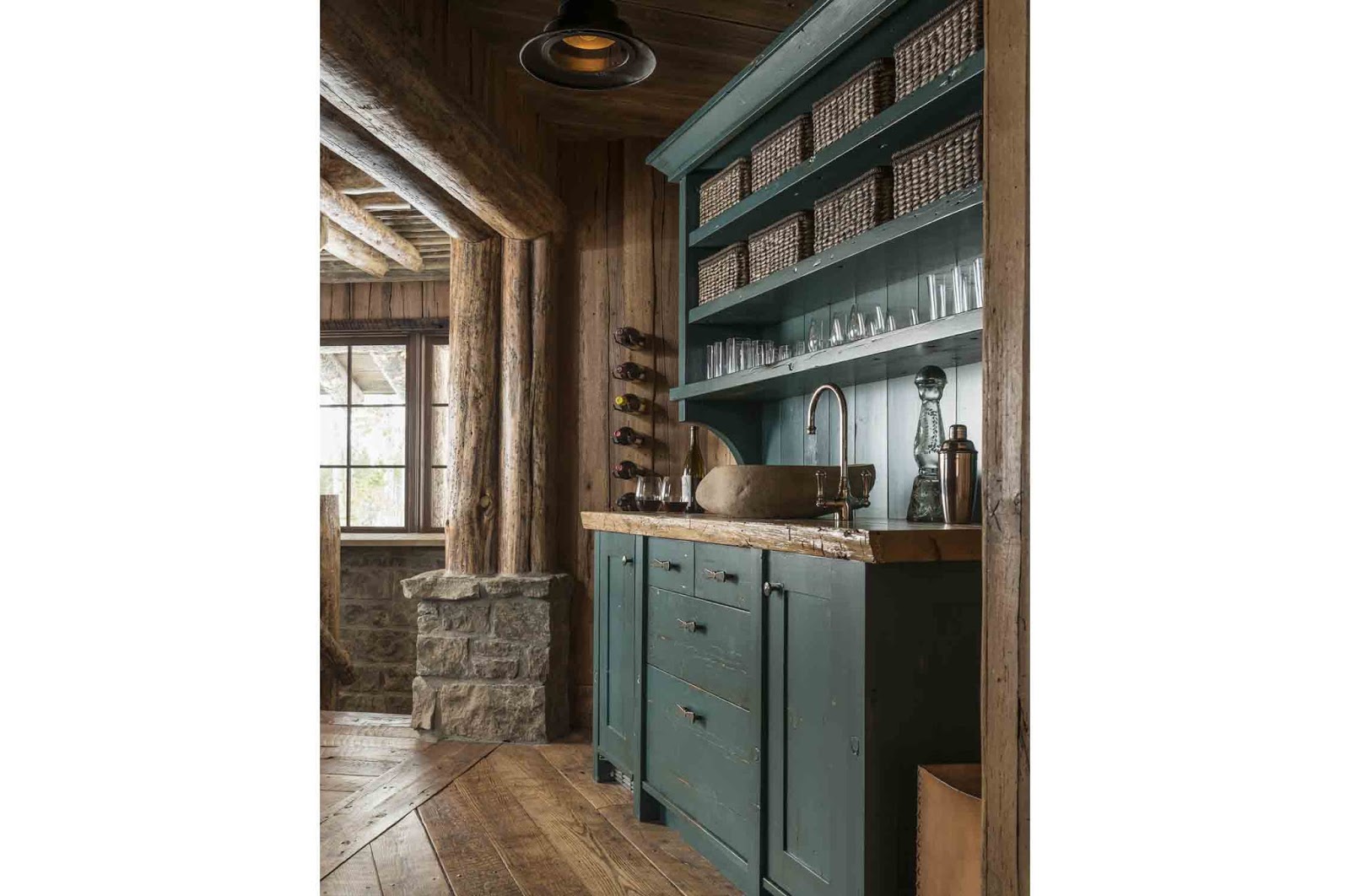 Dragonfly Designs: Freedom Lodge--Contrasting Elements Create Dragonfly Designs: Freedom Lodge--Contrasting Elements Create
