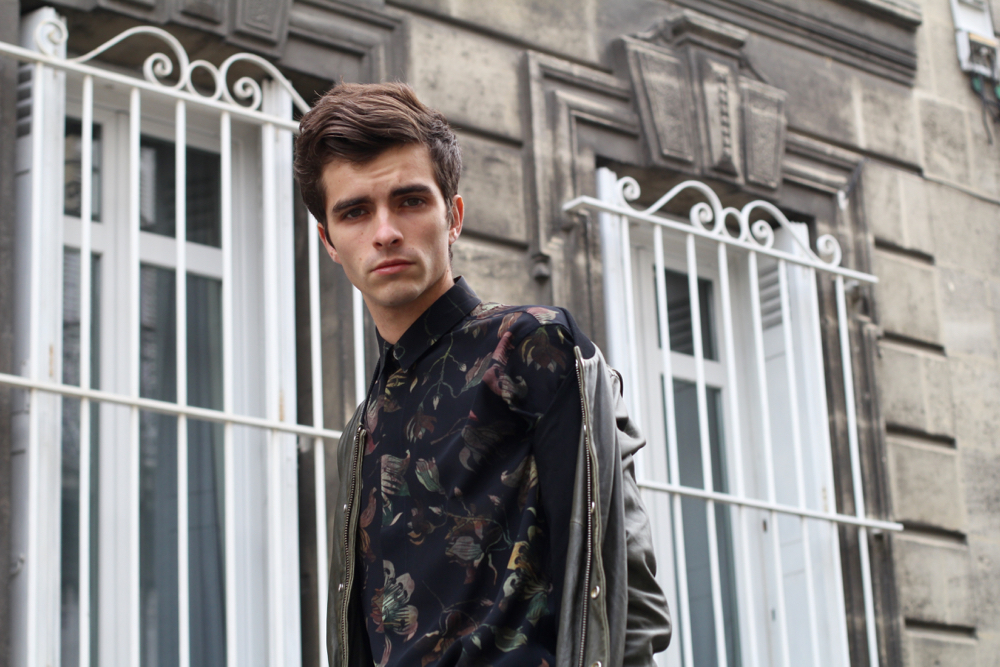 BLOG-MODE-HOMME_Dandy-Romantic-Luisaviaroma-versus-versace-chemise-soie_blouson-cuir-iro-dries-van-noten-chelsea-boots-skinny