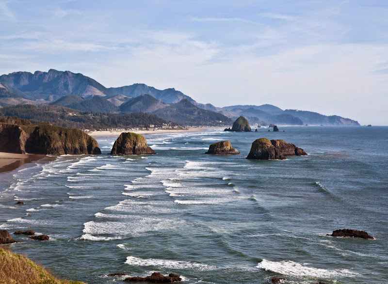 File:Oregon coastline near Cannon Beach   Wikimedia Commons