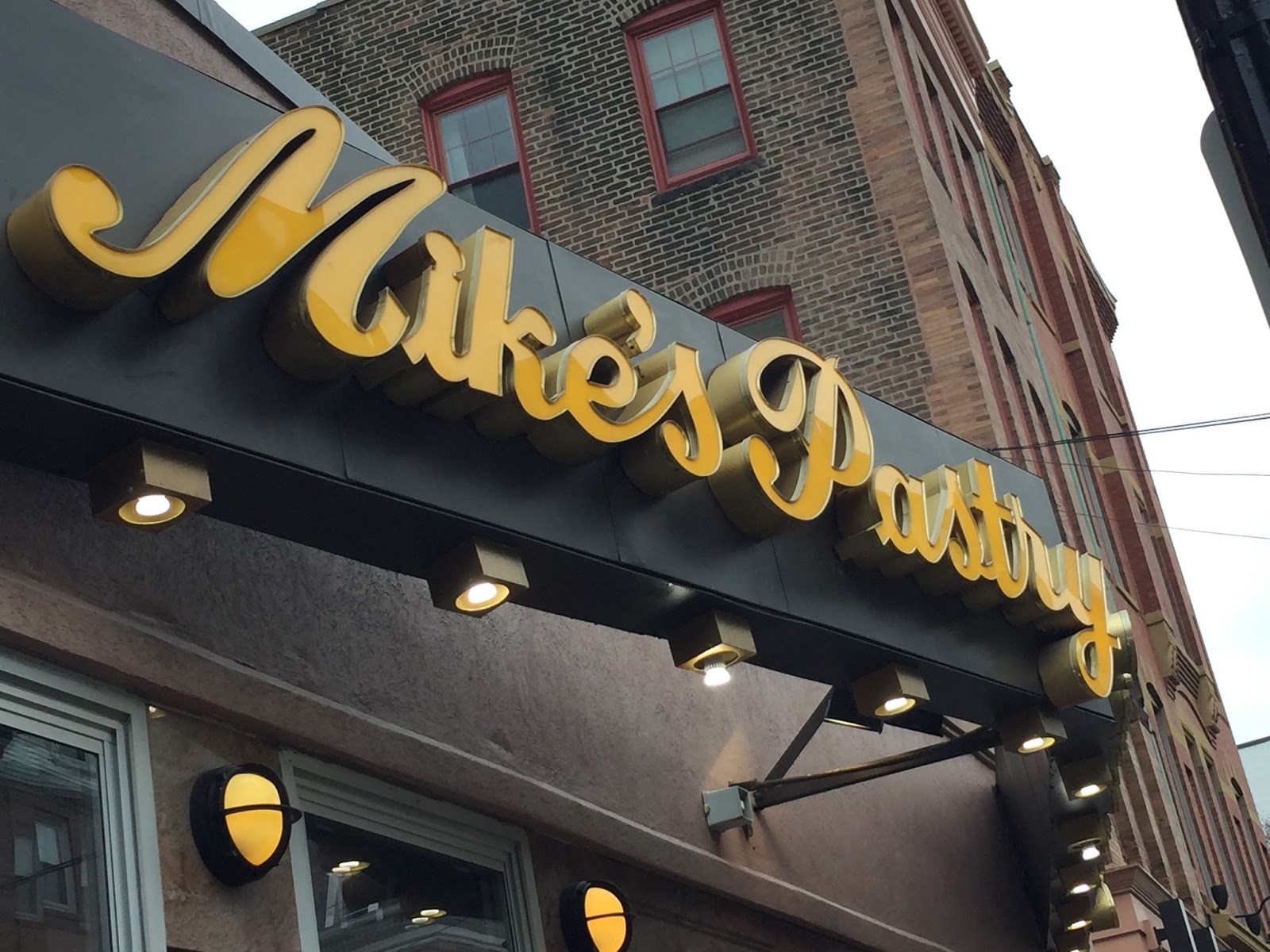 Mike's Pastry Boston