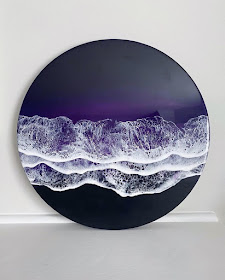 04-Circular-table-top-Rivka-Wilkins-Realistic-Ocean-Resin-Paintings-www-designstack-co