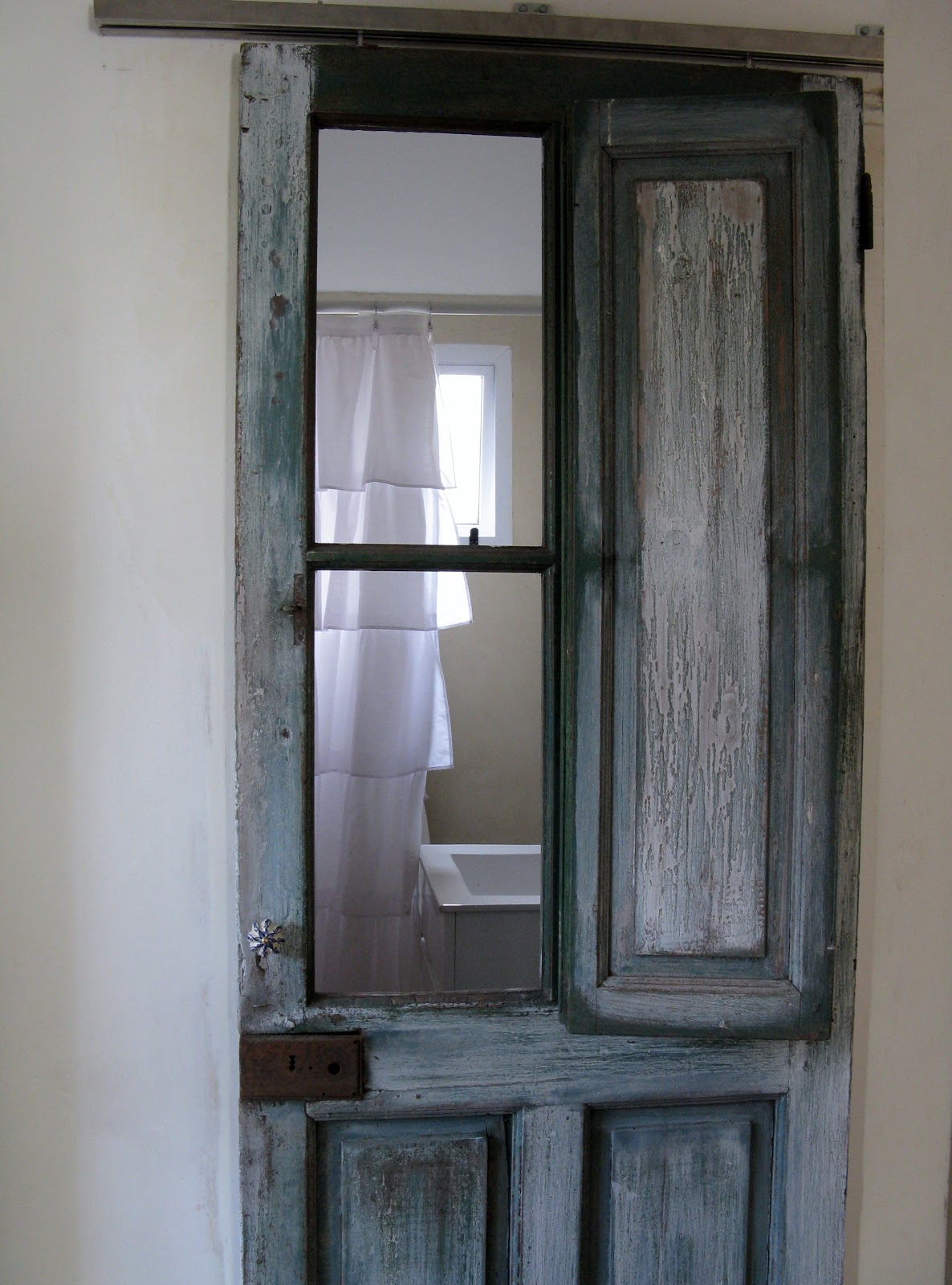 Casa Feliz: Una puerta, una idea