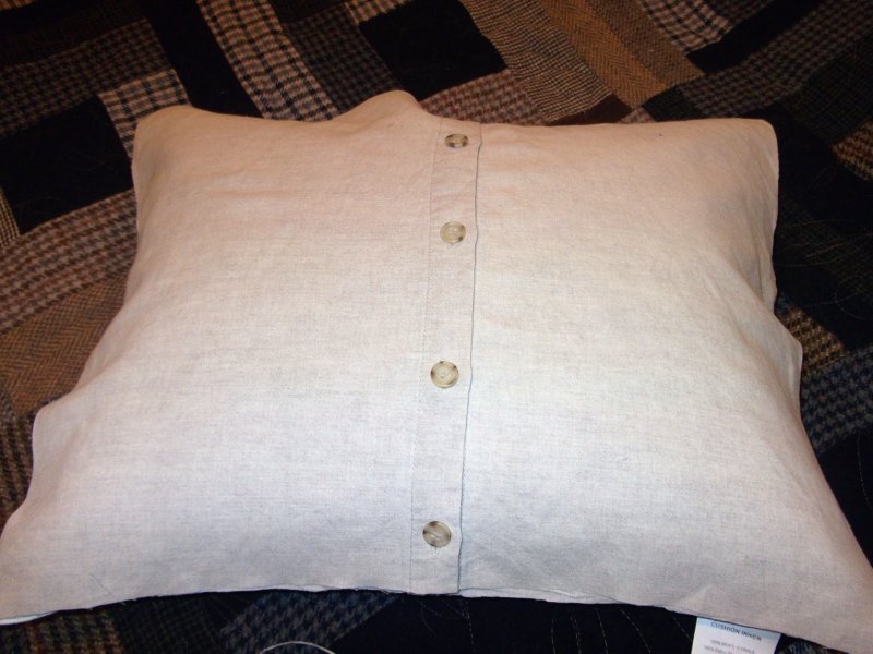 Made with my two hands Make a cushion from a shirt