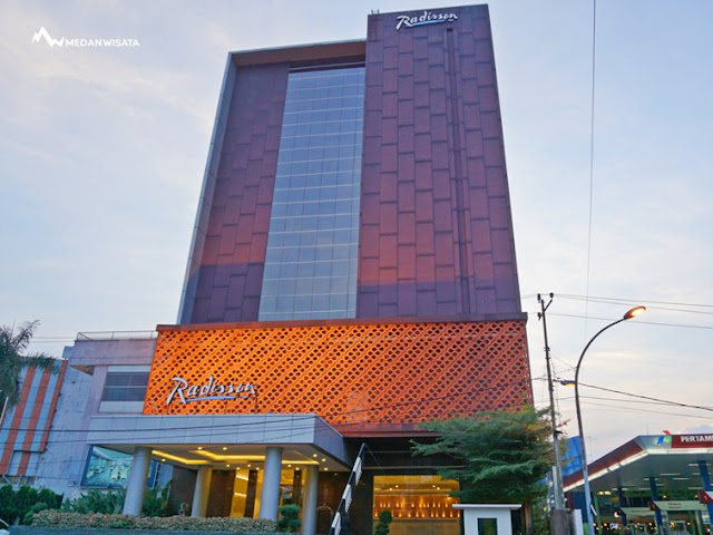 Pengalaman Staycation di Hotel Radisson Medan