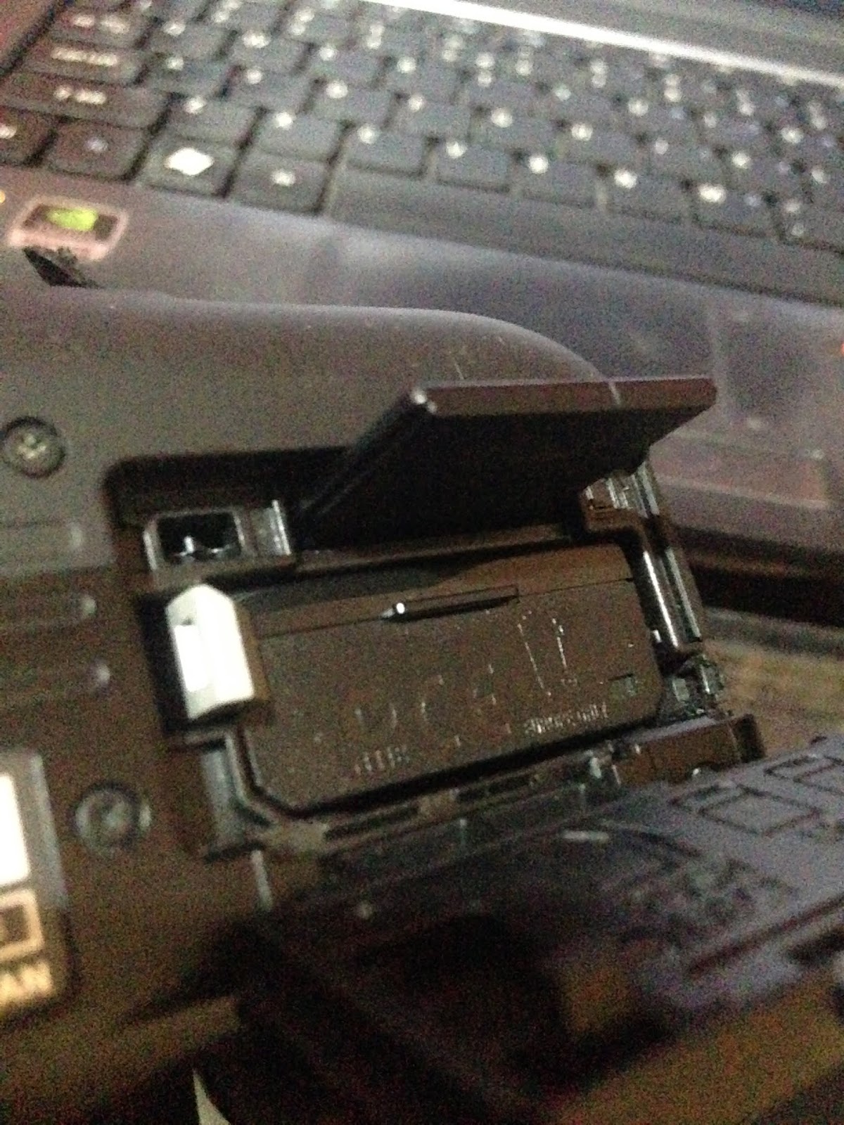 Memory Card Kamera DSLR Error, Card's write protect switch is set to