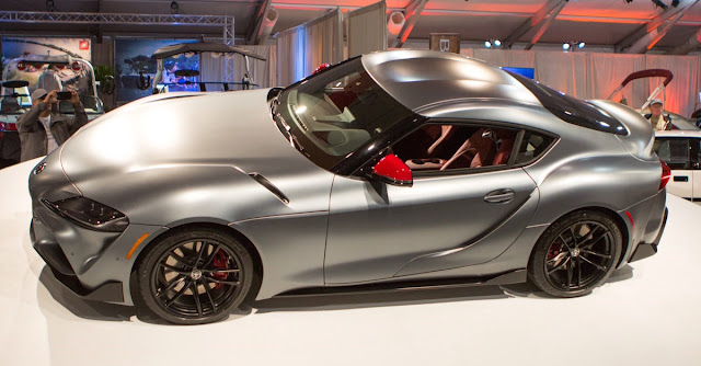 トヨタの新型「スープラ」第一号車がオークションで2億3000万円で落札！