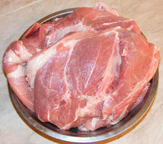 carne, spata de porc, carne macra de porc, retete culinare, retete cu carne de porc, preparate din carne de porc, carne proaspata de porc, retete culinare cu carne de porc, retete si preparate culinare cu carne de porc, 