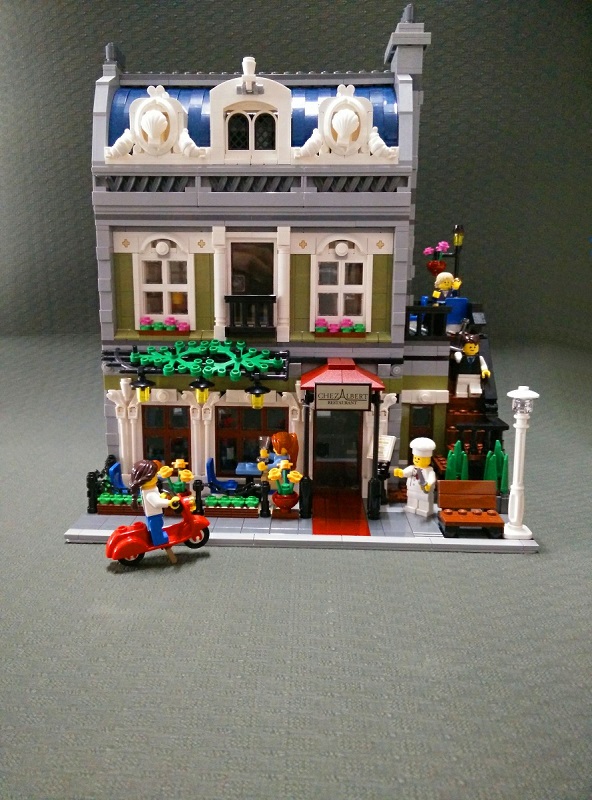 Lego 10243 Parisian Restaurant 31