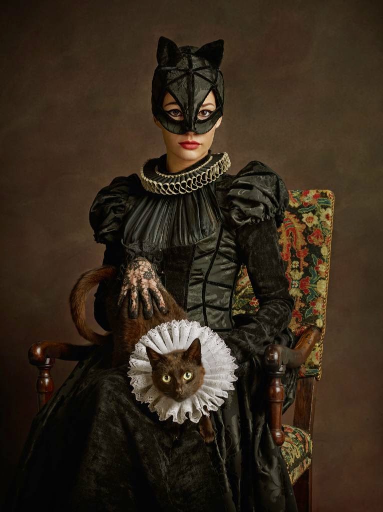 16-Catwoman-Sacha-Goldberger-Superheroes-in-the-1600s-www-designstack-co