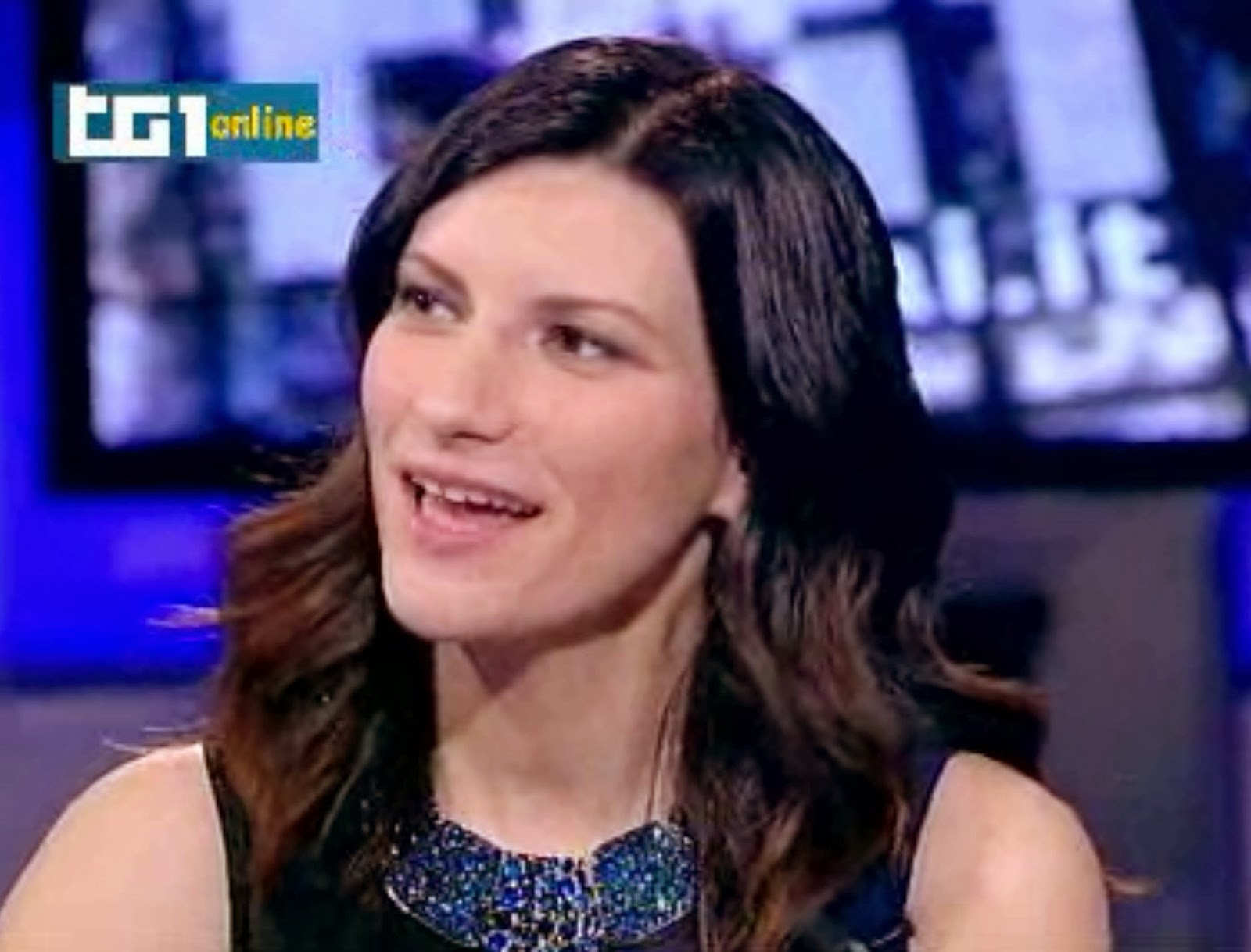 VIDEOCHAT COM A LAURA PAUSINI TG1 ITÁLIA 27.01.14 Muito Mais Laura Pausini VIDEOCHAT COM A LAURA PAUSINI TG1 ITÁLIA 27.01.14 Muito Mais Laura Pausini