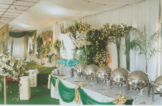 wedding reception decoration table
