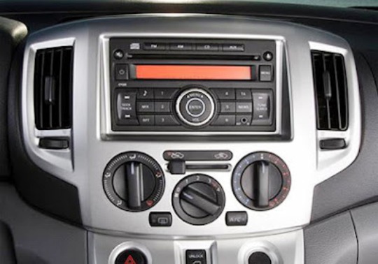 Nissan Evalia Stereo System - Center Console