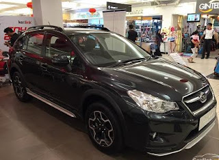 Gambar Subaru XV edisi STI berwarna hitam model tahun 2014 Malaysia