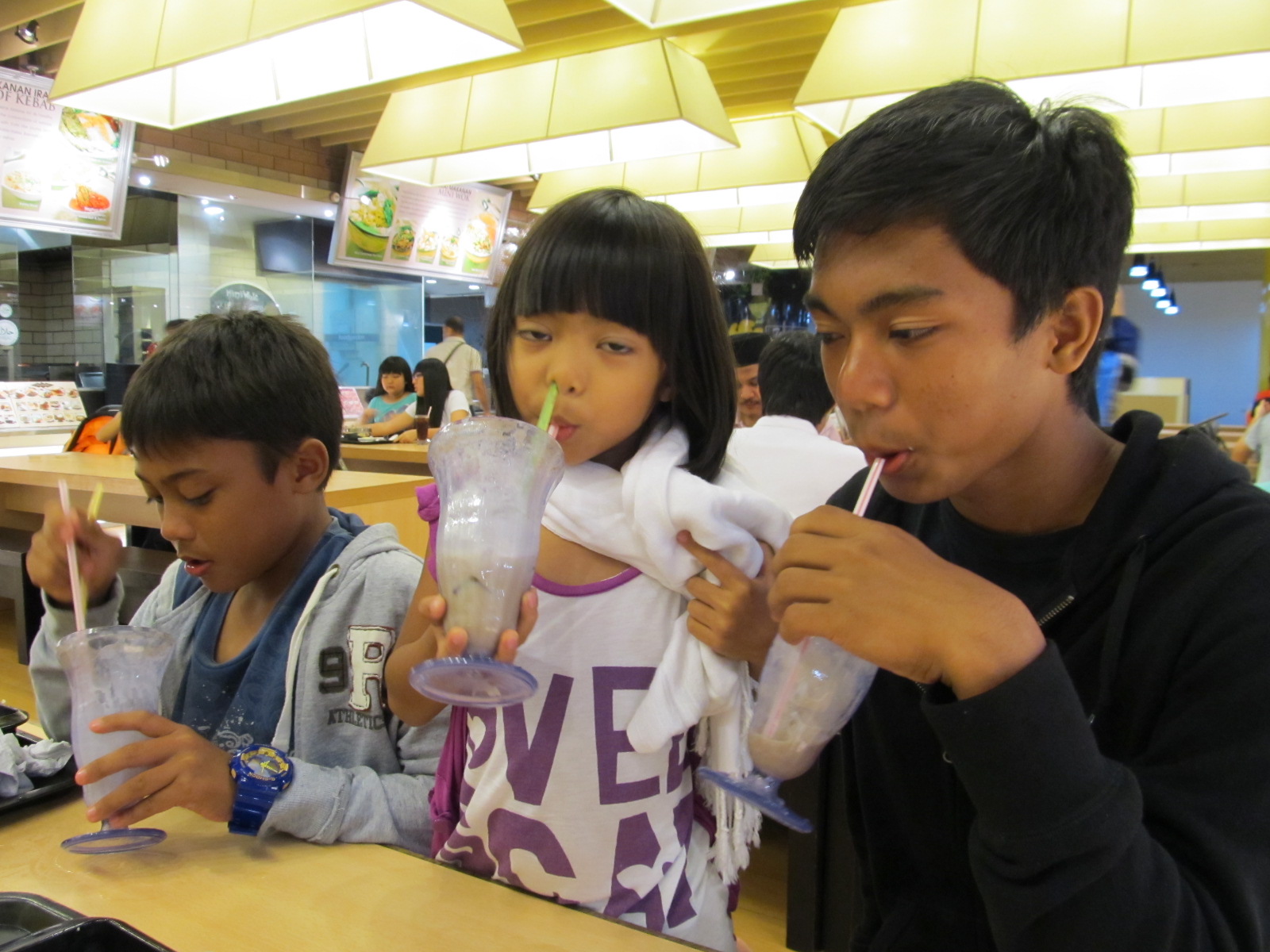 Uncle815.....satu perjalanan hidup: Hubungan di tempat kerja..