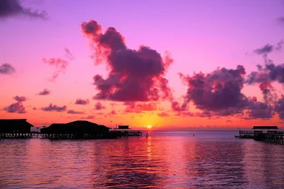 foto indahnya sunset di pulau derawan