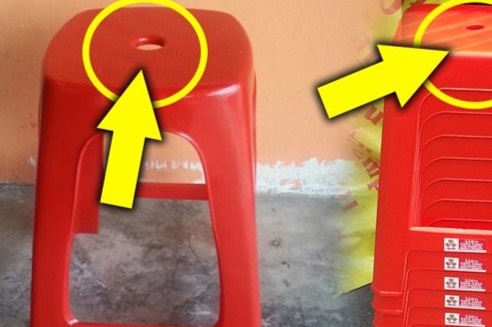 INGATKAN LUBANG PADA KERUSI NI HIASAN JE, RUPANYA ADA FUNGSI DIA YANG RAMAI TAK TAHU INGATKAN LUBANG PADA KERUSI NI HIASAN JE, RUPANYA ADA FUNGSI DIA YANG RAMAI TAK TAHU