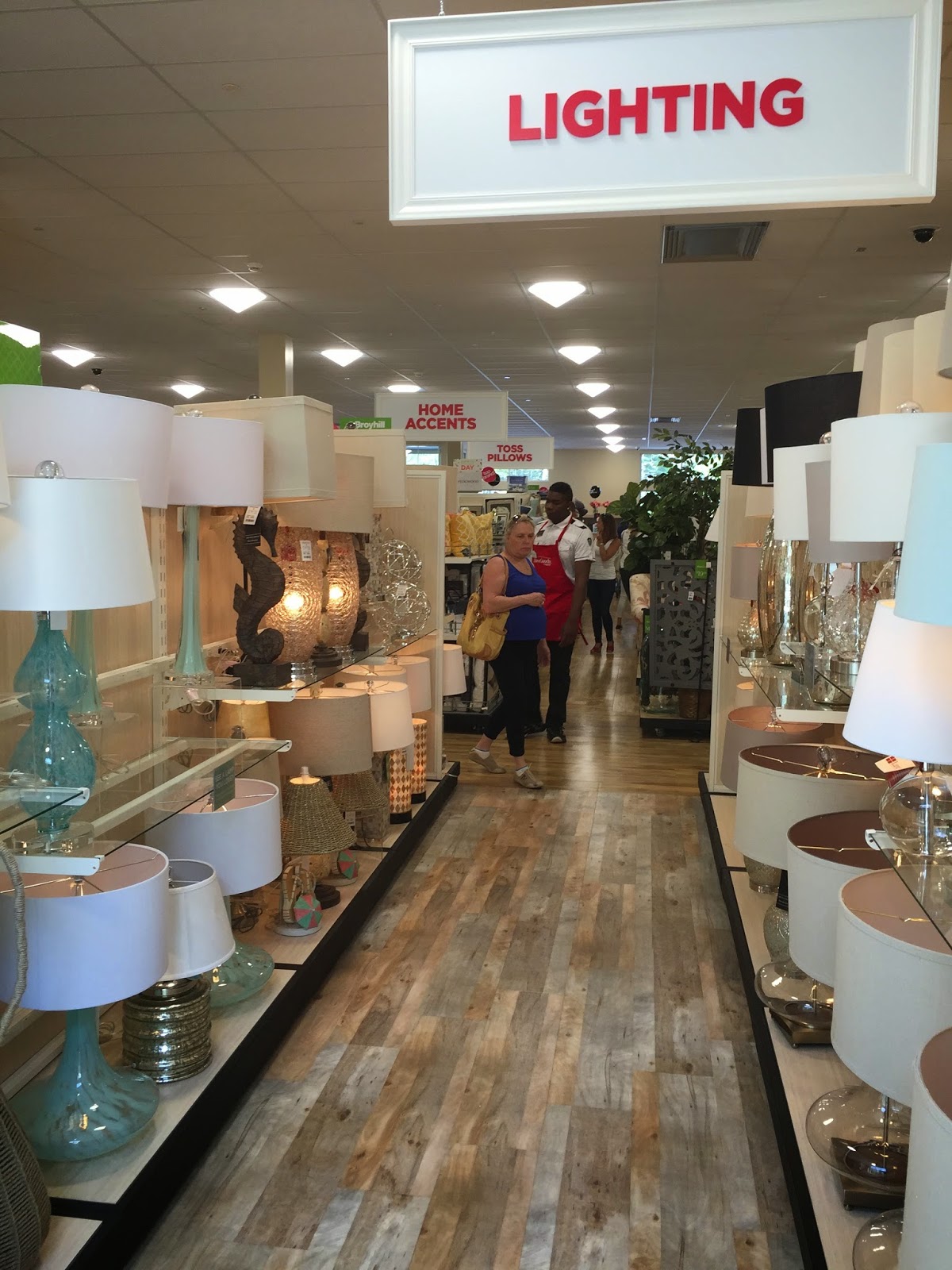 Hamptons Chatter RECON FROM THE NEW HOME GOODS... SAG GYM IS OPEN AGAIN!