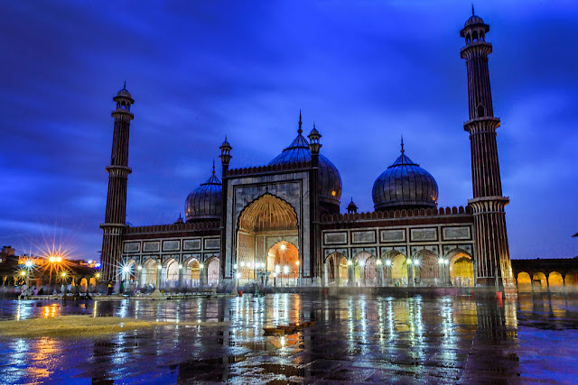 Doa Masuk dan Keluar Masjid, Beserta Hadist Dan Adab-Adabnya