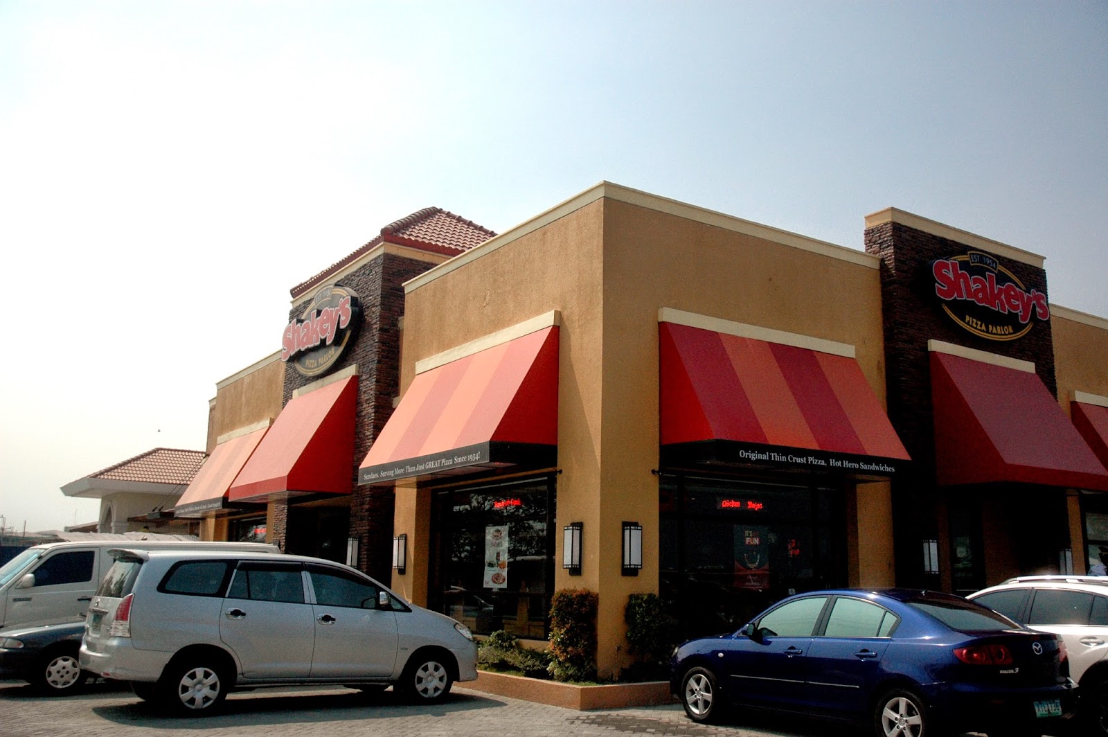 DUDE FOR FOOD Pizza Love at Forty Shakey's Celebrates Forty Years of